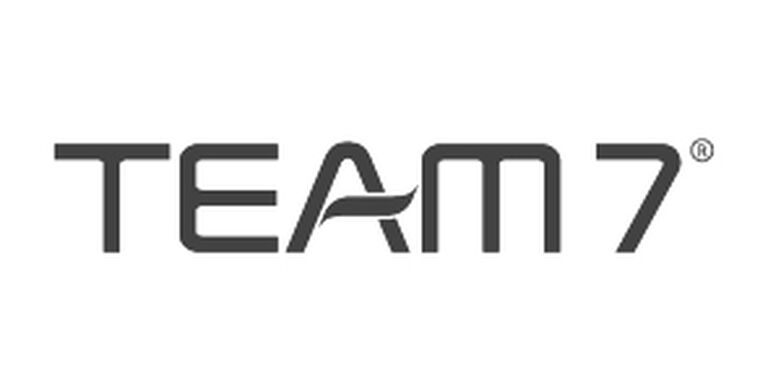 Weißes Bild mit Schriftzug "TEAM7"